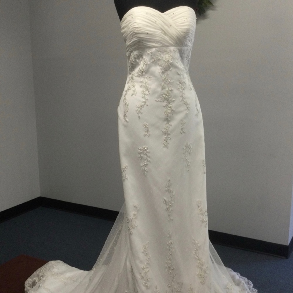 Stunning St Patrick Designer Wedding Gown On Sale !